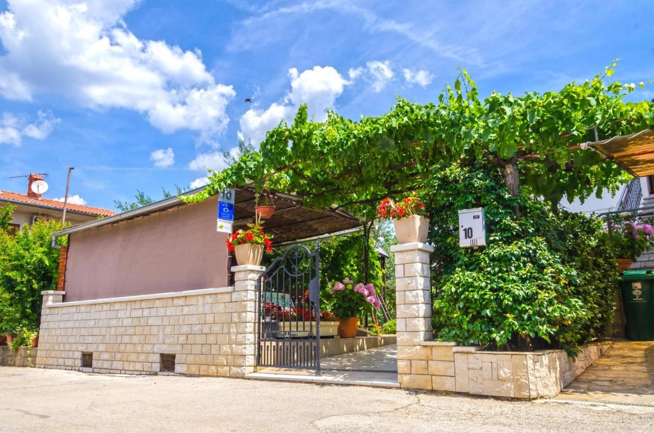 Holiday Home Eufemia-1 By Interhome Pola Esterno foto